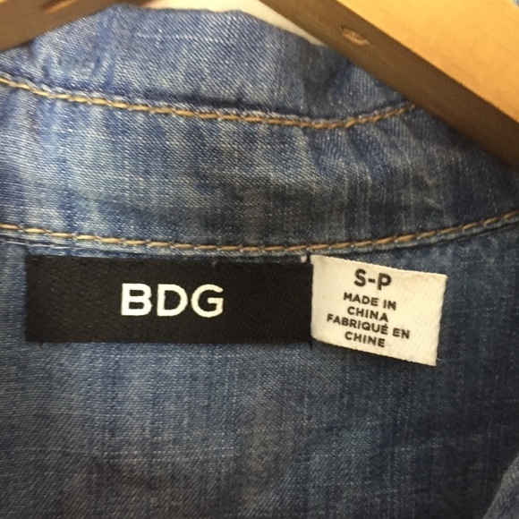 [BDG] Chambray Studded Shoulder Button Down Top - Picture 5 of 10